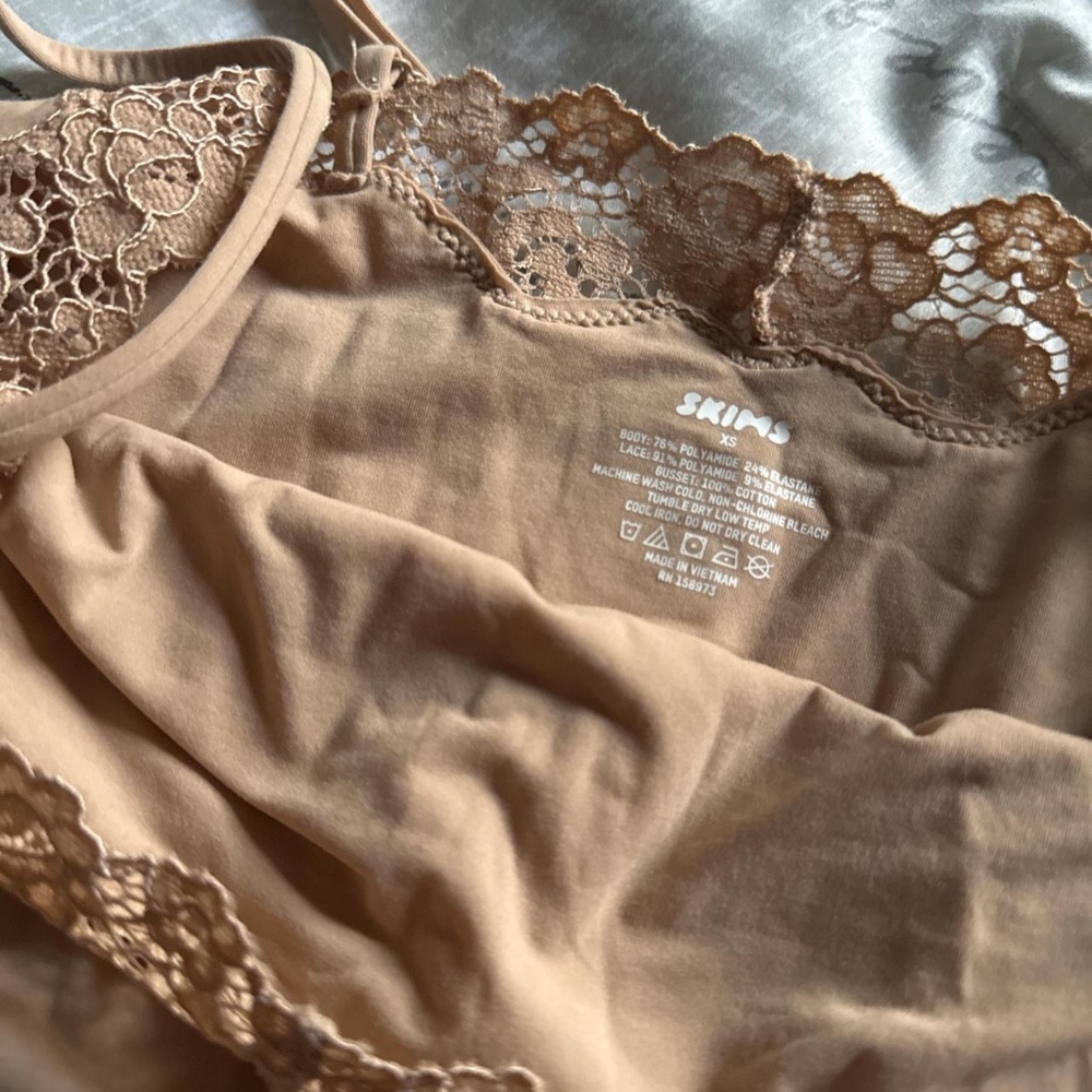 Skims fits everybody corded lace onesie clay